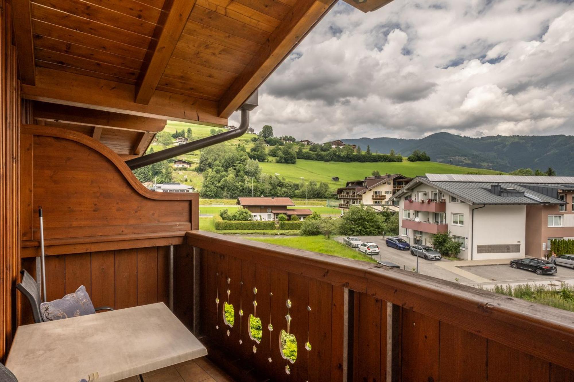 Dorfkrug Kaprun - Luxury Suites & Appartements By Sfl エクステリア 写真